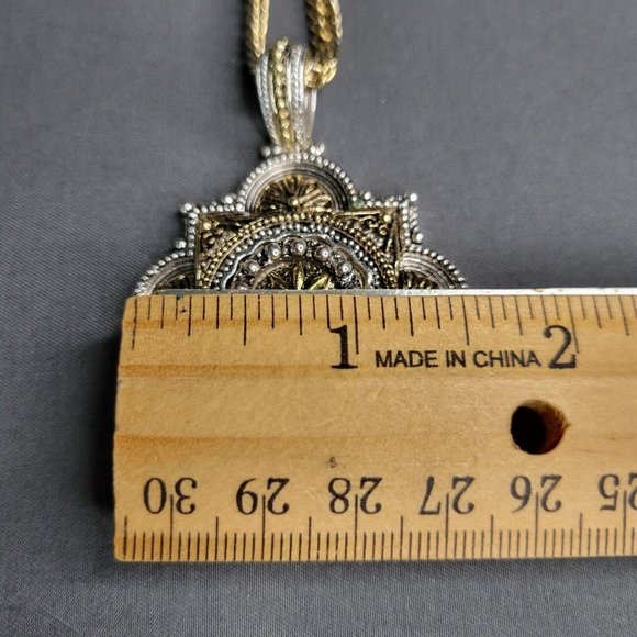 Womens Gold Tone Chain Fashion Necklace Flower Amulet Pendant 24 in - Picture 10 of 10